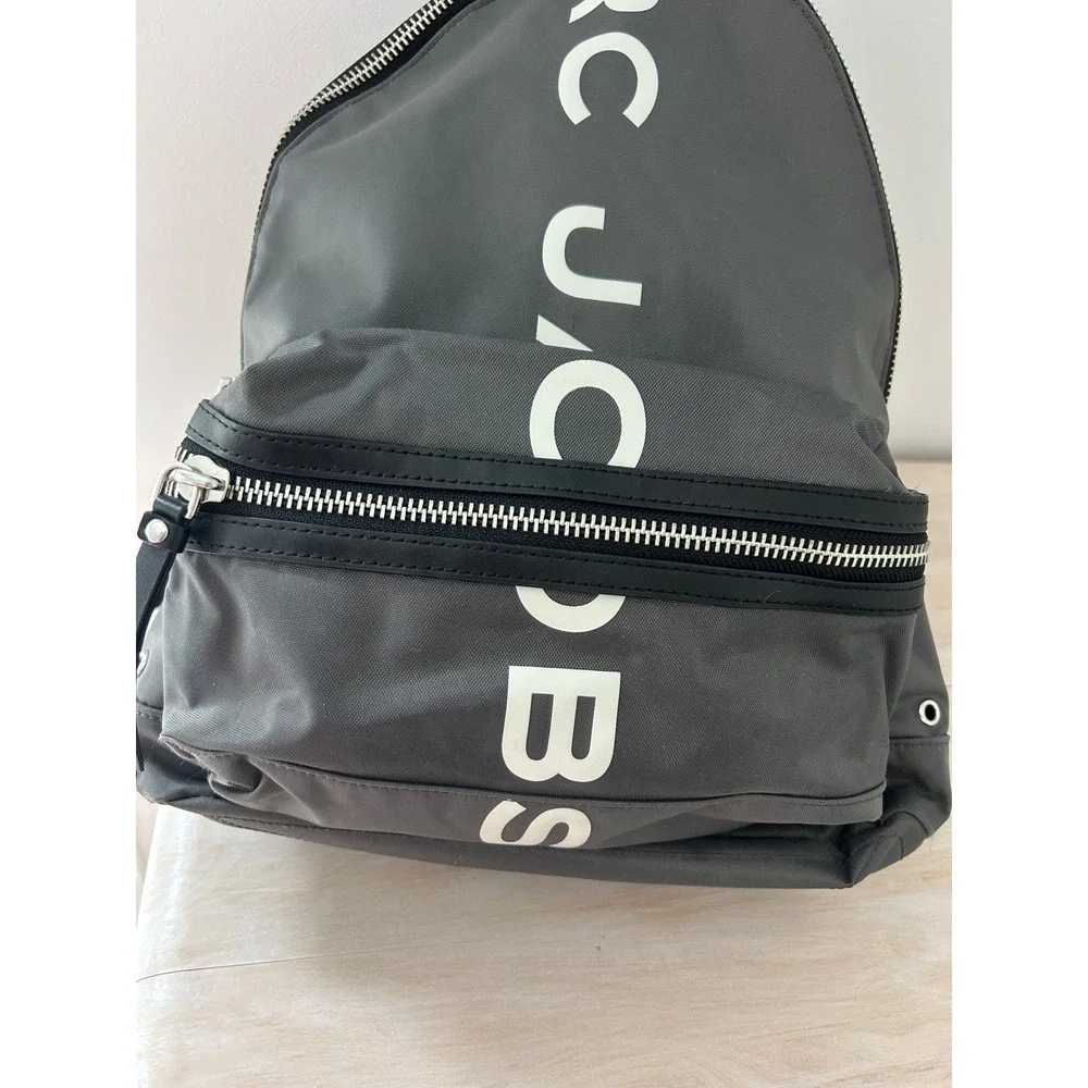 Marc Jacobs Gray Nylon Logo Backpack M0016409 021 Silver Zip Bag
